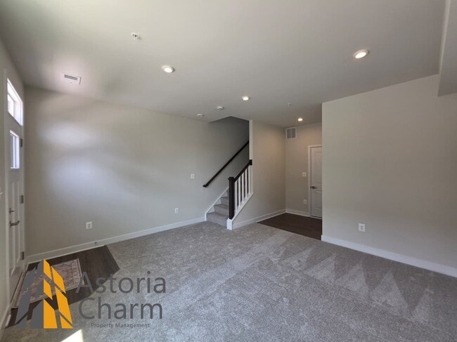 Photo - 2928 Maisel St