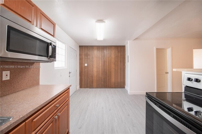 Photo - 435 SW 33rd Ave Unit 4