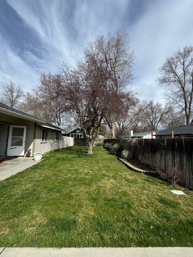 Photo - 2121 S Stephen Ave