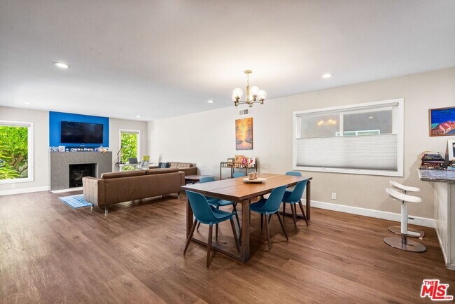 Photo - 14034 Valerio St Casa