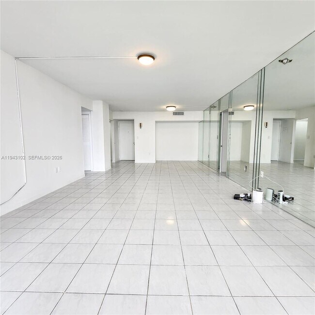 Photo - 20505 E Country Club Dr Unit 1635