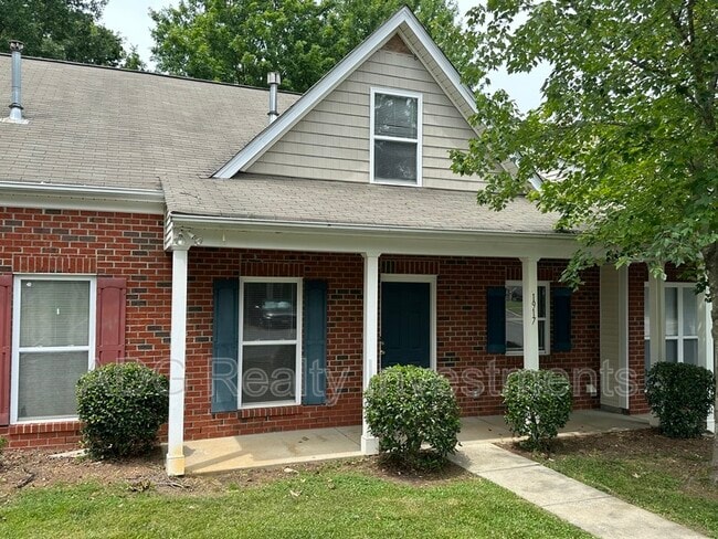 Building Photo - 1917 Butterfly Ln