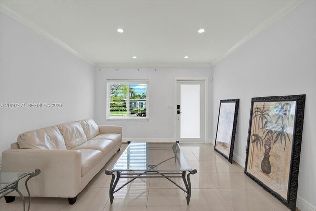 Photo - 5901 SW 45th St