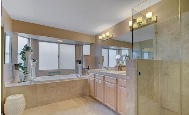 Photo - 300 Redondo St