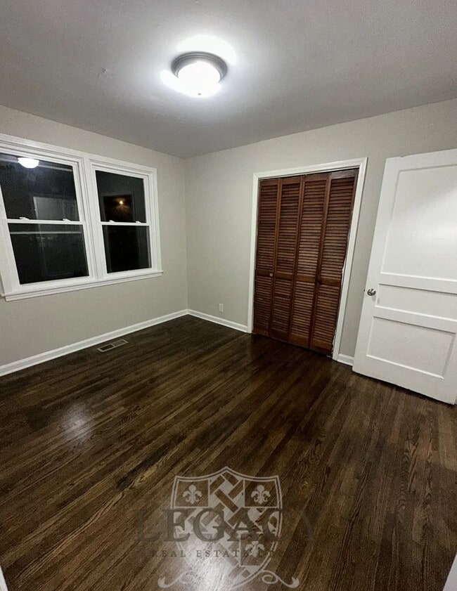 Photo - 2211 Larimore Dr