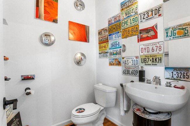 Photo - 230 Bradberry St SW