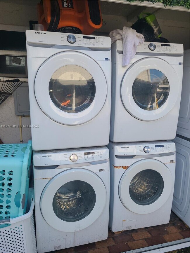 Photo - 168 NW 32nd St Unit 6