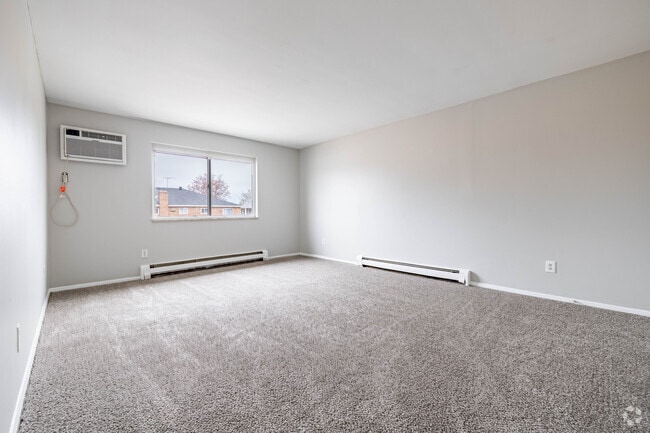 2BR, 2BA - 800SF - Primary Bedroom