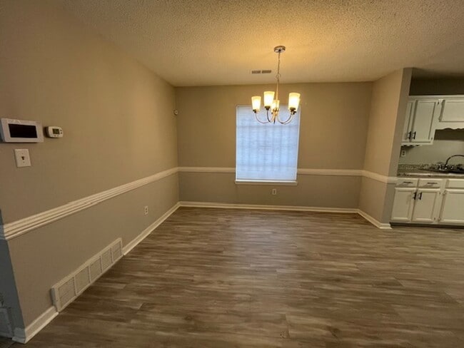 Photo - Renovated 2 Bedroom 2 Bath Home for Rent!