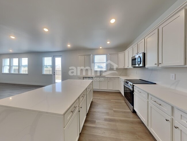 382 Golucke Wy