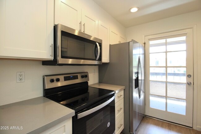Photo - 5998 N 78th St