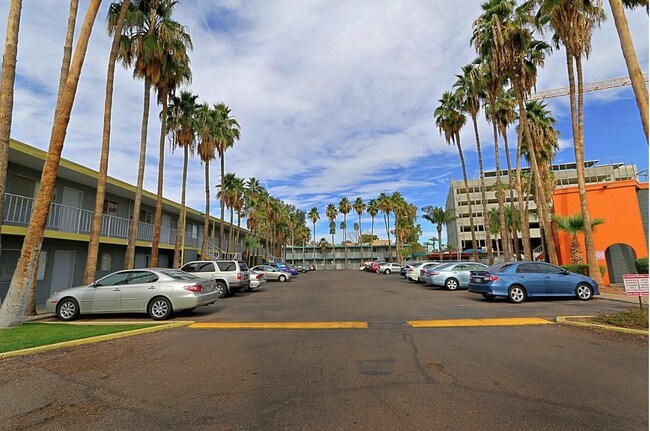 Riviera Palms