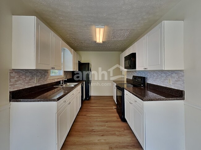 Photo - 614 Worthington Pl