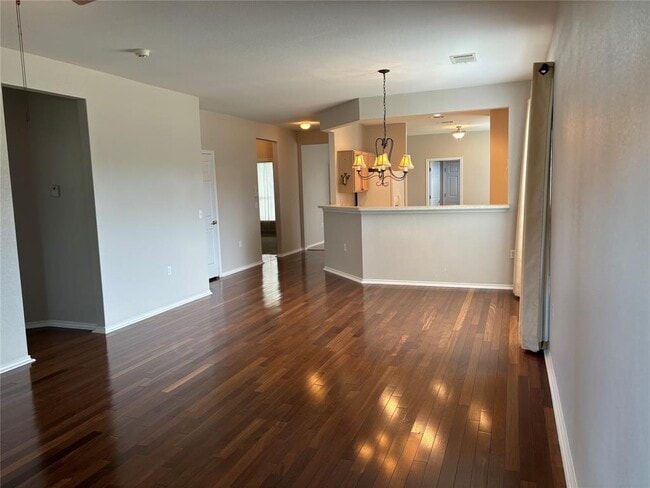 Photo - 106 Bowie Cir