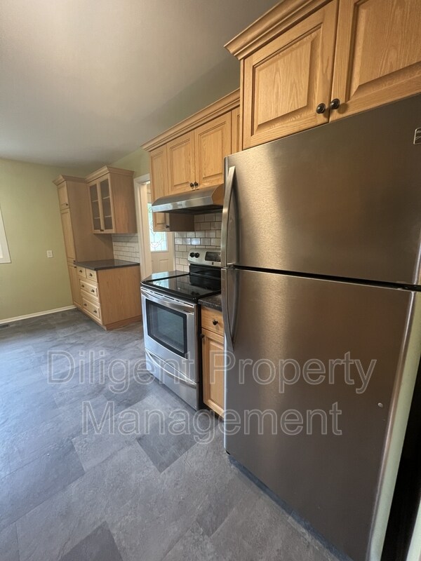 Photo - 1318 Amundsen Ave