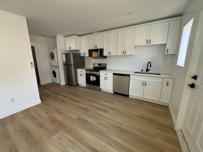 Photo - 1231 Mott St Unit 1233