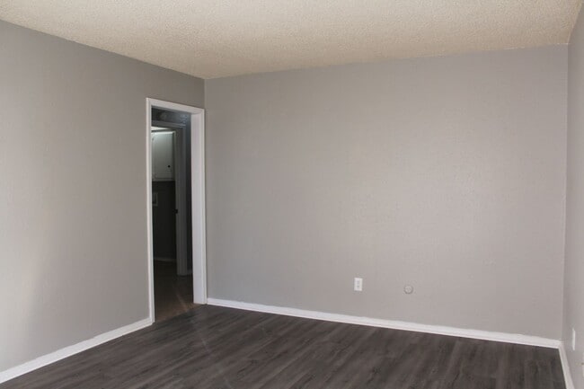 Photo - 2 bd 1 ba