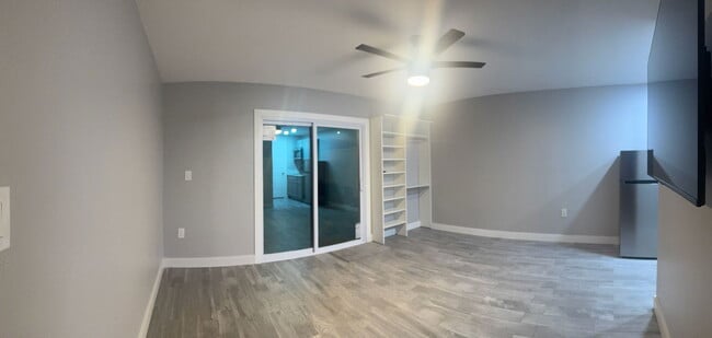 Building Photo - South Miami Avenue, Miami, FL 33184 - 1 BR... Rental