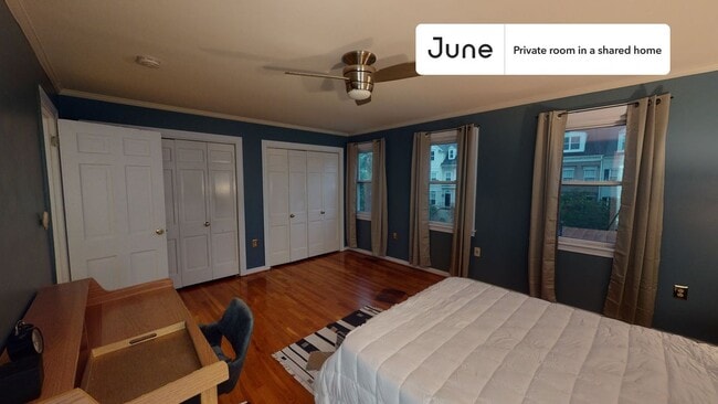 Room in Shared 7 bed/4 bath home in Southwest Waterfront