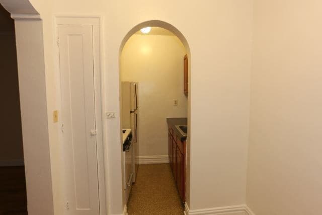 533 W Roscoe Unit 102