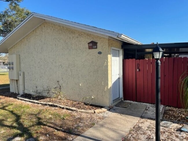 Building Photo - 2 Bedroom/1.5 Bath Condo in Indian Rose! A...