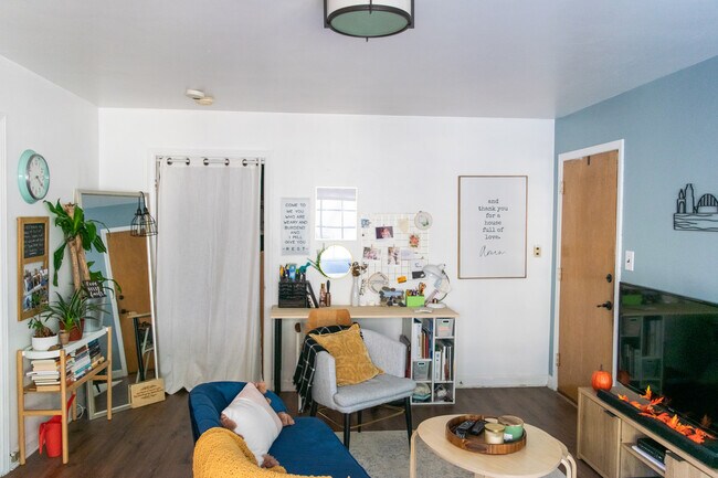 Photo - 2204 E Locust St Unit 2105