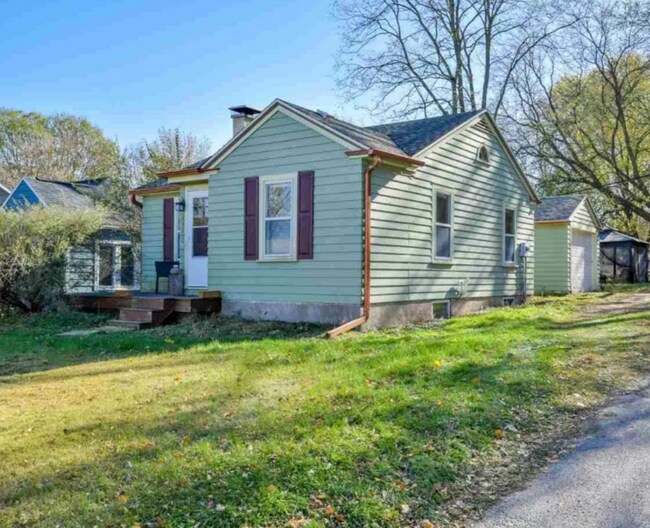 Photo - 2941 Harvey St