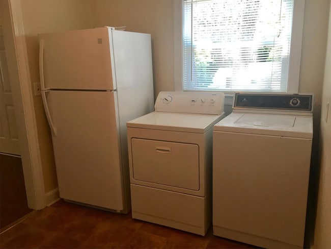 Photo - Beautiful 2 Bedroom 1 Bathroom Home with S...