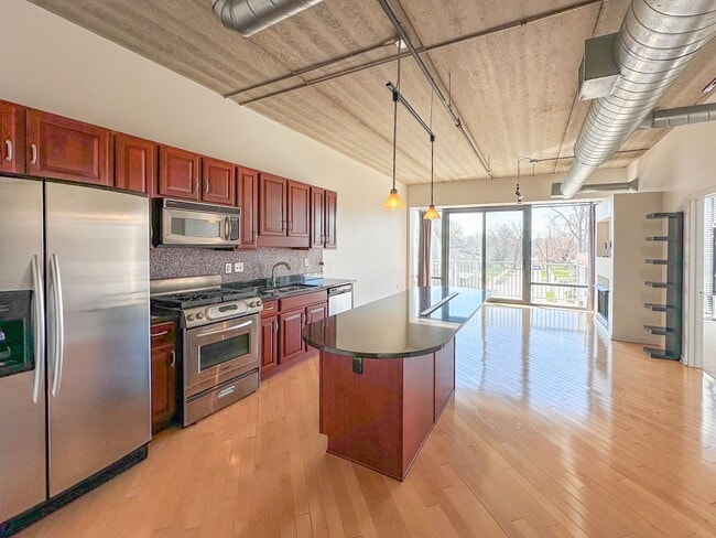 Photo - Luxury and Convenience in Royal Oak Unit 330