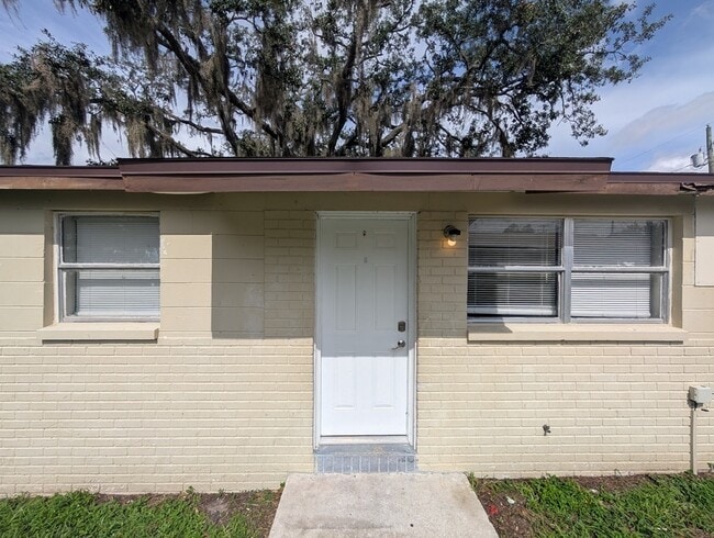 Building Photo - 9415 Eastfield Rd Unit B