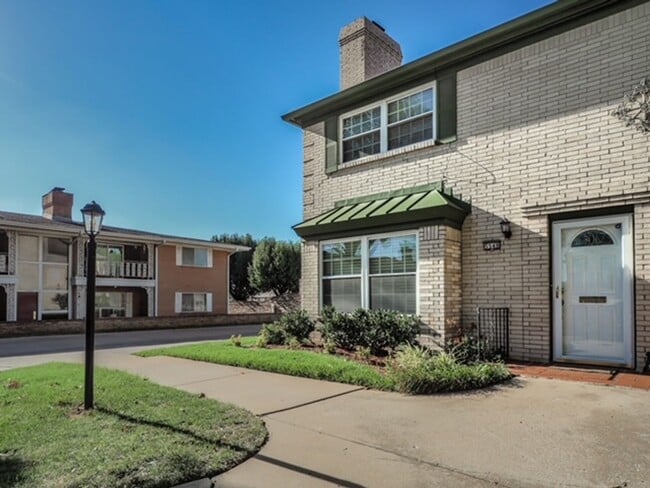 Photo - Beautiful midtown condo