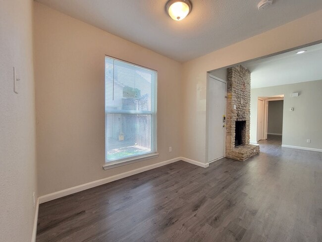 Photo - 907 Bird Creek Dr Unit A