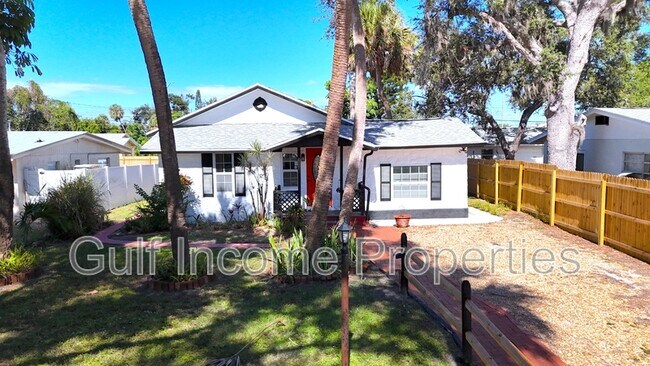 Photo - 2635 Arnold St