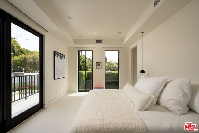 Photo - 730 Westbourne Dr