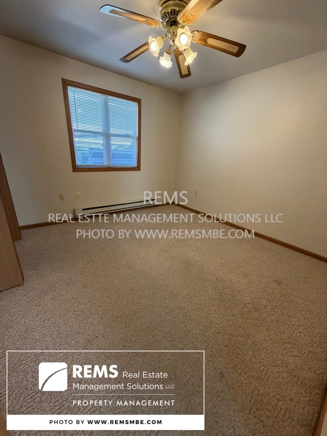 Photo - 703 4th St Unit 2