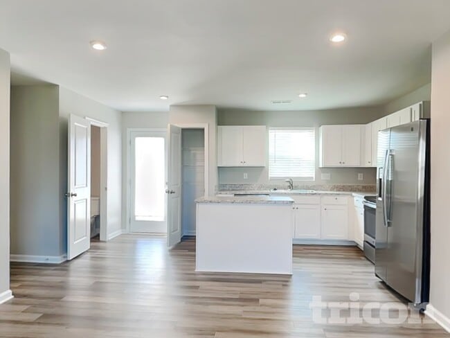 Photo - 104 Cavesson Ave