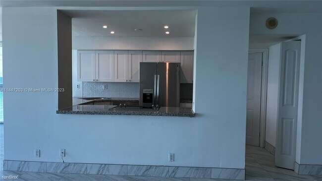 Photo - 2 br, 2 bath Condo - 2655 Collins Ave Apt ... Unidad Apt 1612