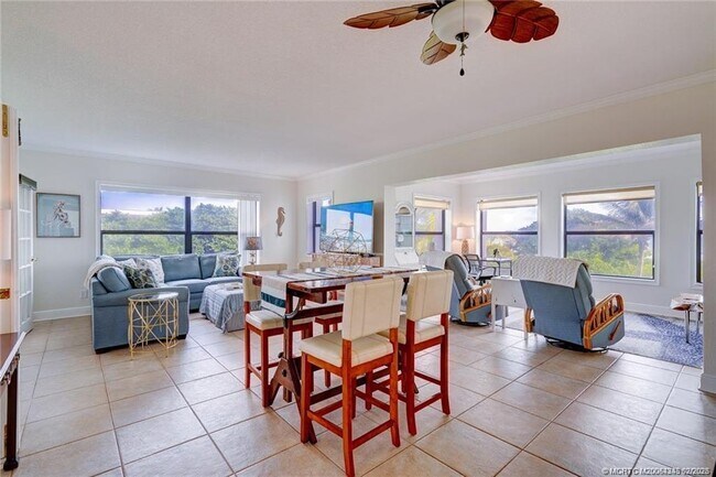 Photo - 1289 NE Ocean Blvd Unidad 5