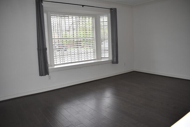 Photo - 6501 Gambier Ln