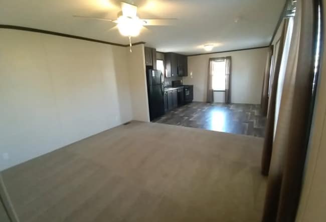 Photo - 410 Deerfield Ln