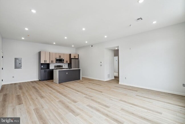 Photo - 1112 E Berks St Unidad 102