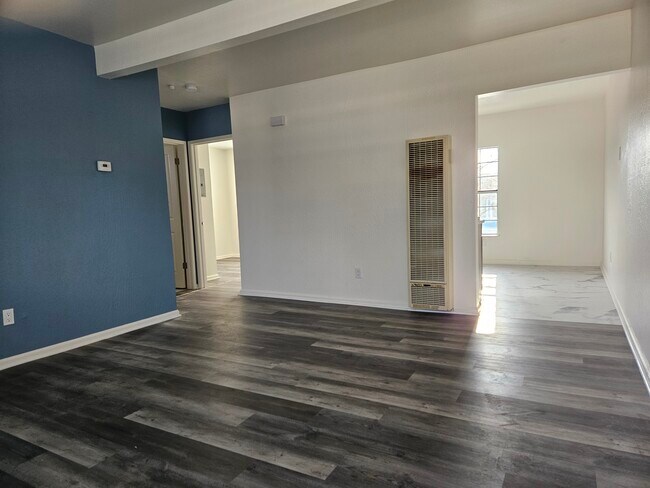 Photo - 523 W 6th St Unit #B