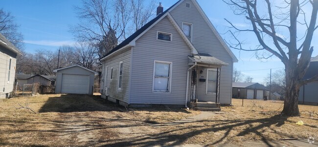 Building Photo - 107 State St N Rental