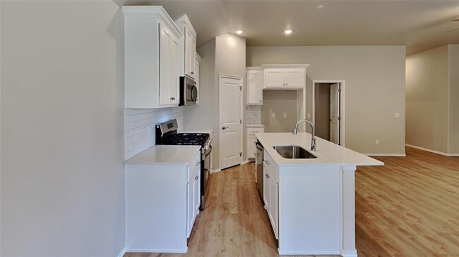 12800 Elba Dr