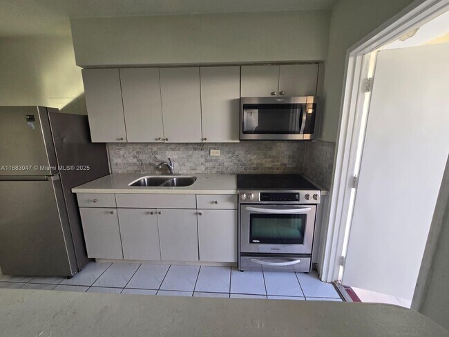 Photo - 71 NW 76th St Unidad 6