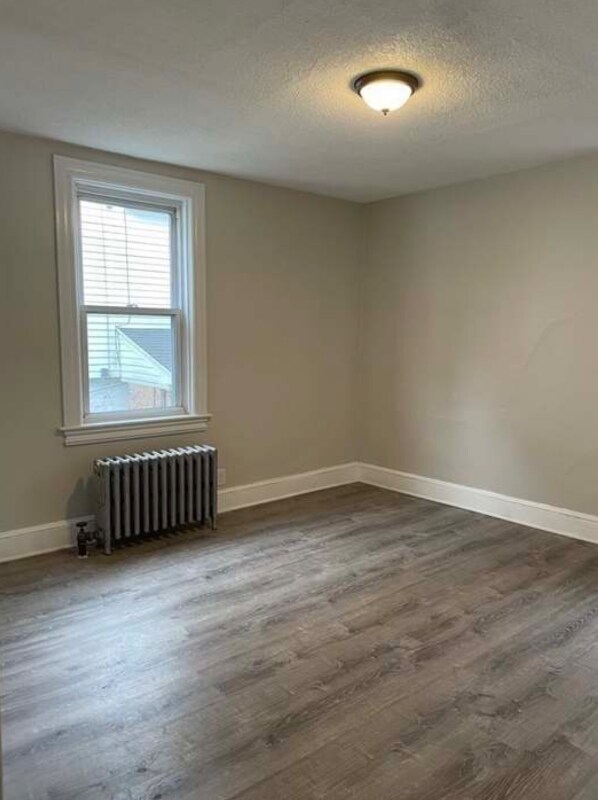 Photo - 16 Bradley St Unidad 1st floor