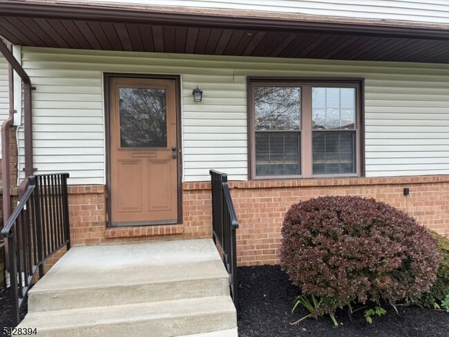 Building Photo - 269 Riva Dr