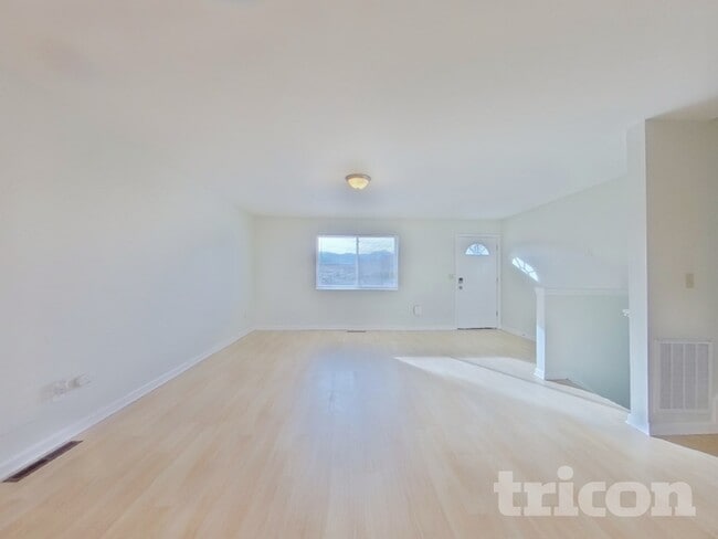 Photo - 4942 Old Fountain Blvd