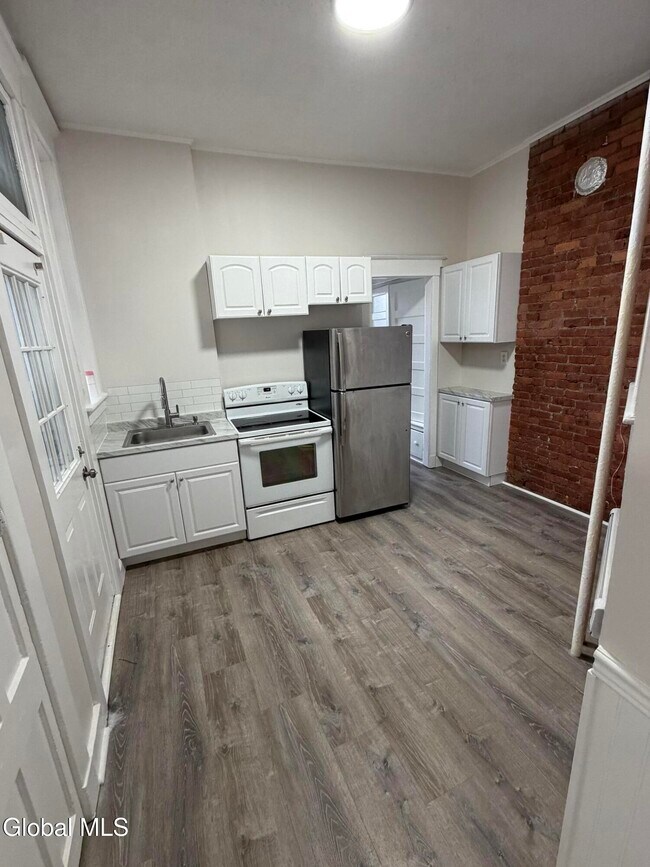 Photo - 365 Madison Ave Unit 2