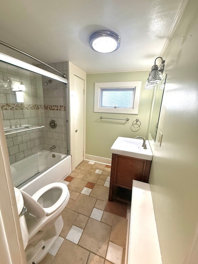 Photo - Seneca Turnpike East 220/222 Unidad 1